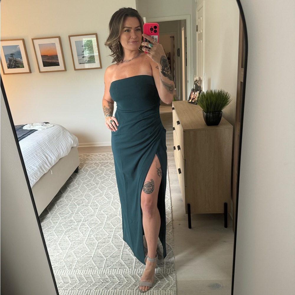 Lulu’s Strapless Dark Green/Emerald Green Wedding Guest/Cocktail Dress